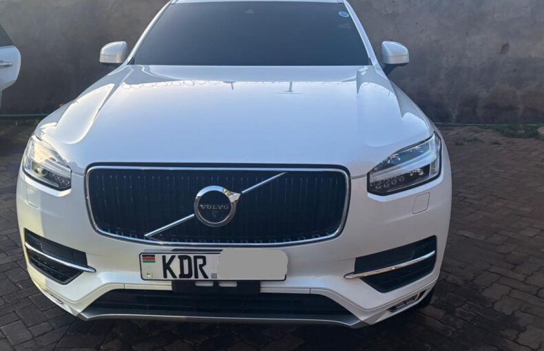 VOLVO XC90